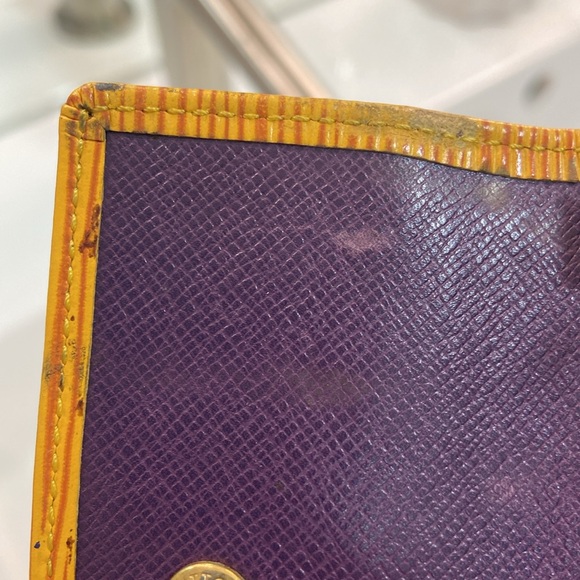 Louis Vuitton Authentic Vintage Yellow Purple Epi 6-Key Holder - Picture 7 of 15